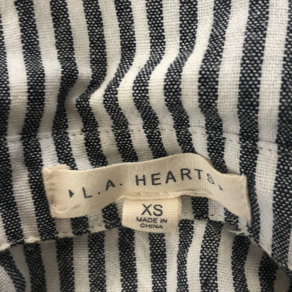Button down - Picture 3 of 3
